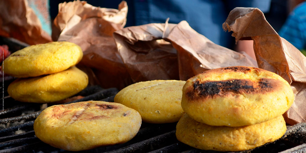 La “arepa” es el alimento que une a los venezolanos en torno a la mesa, dentro y fuera del país